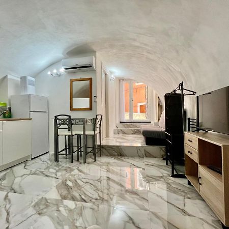 מנטון Cave House Apartment מראה חיצוני תמונה